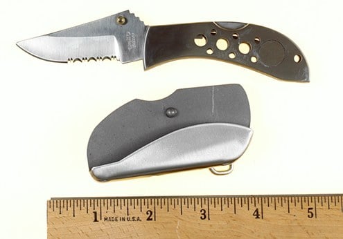 This belt knife is made of leather and metal and looks like an ordinary belt buckle. The buckle stores a knife, which can be pulled out to expose a blade.