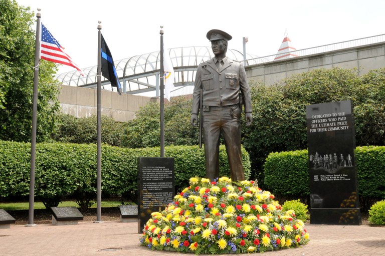 An image of the Cincinnati, Ohio, Police Department Memorial.