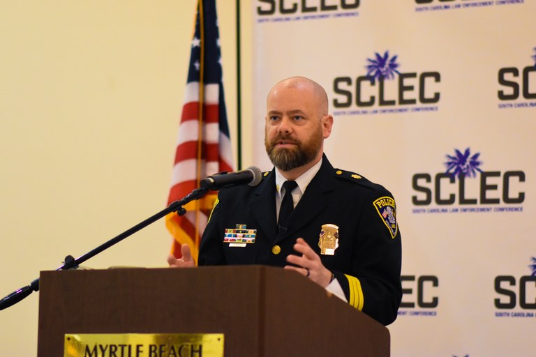 Major Geary delivering his acceptance speech at the South Carolina Law Enforcement Officers Association.